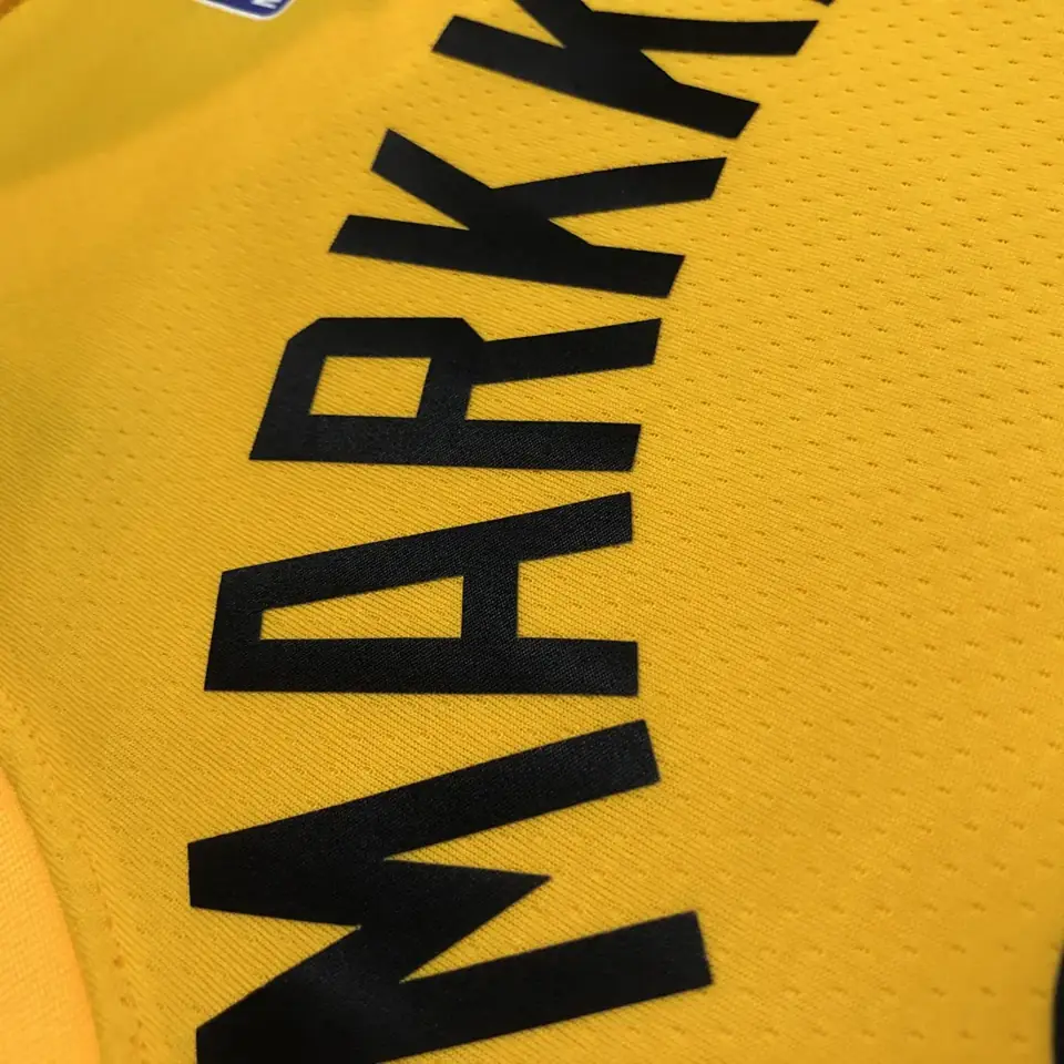 Foto 4 de Temporada 23 Jazz visitante amarillo número 23 Markkanen