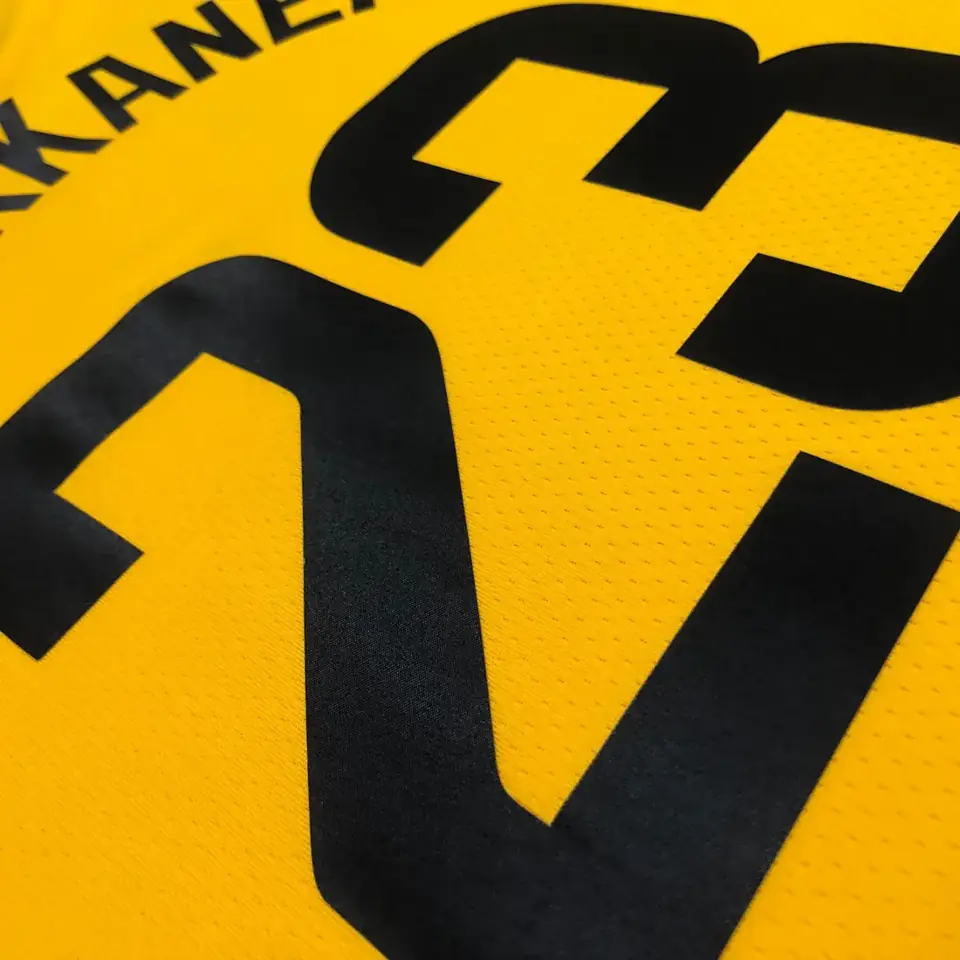 Foto 6 de Temporada 23 Jazz visitante amarillo número 23 Markkanen