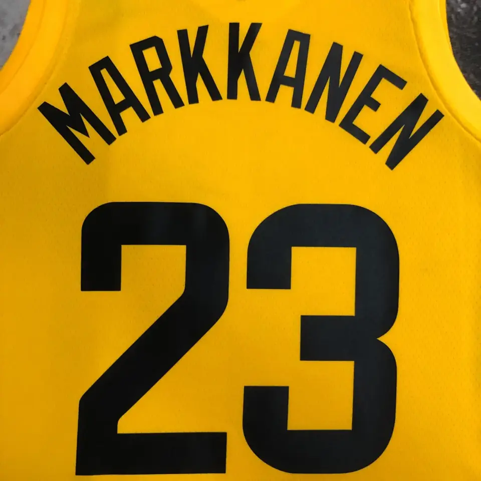 Foto 7 de Temporada 23 Jazz visitante amarillo número 23 Markkanen