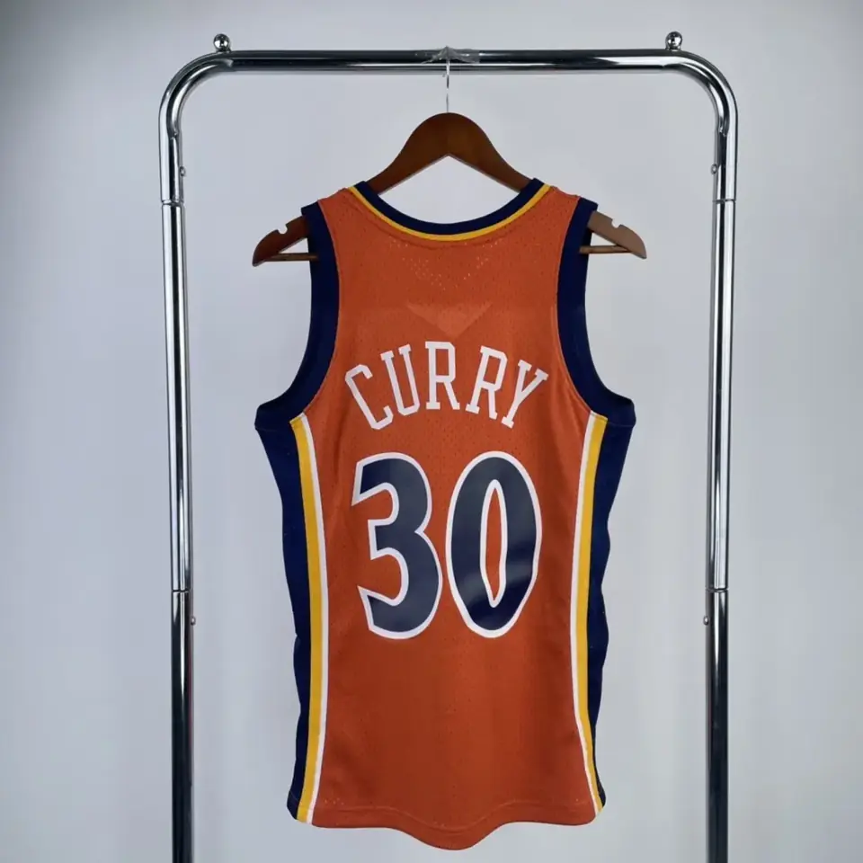 Foto 2 de Camiseta retro termosellada MN: SW de los Warriors temporada 09/10, novato, naranja, número 30 Curry · Golden State Warriors