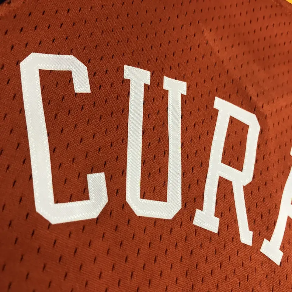 Foto 4 de Camiseta retro termosellada MN: SW de los Warriors temporada 09/10, novato, naranja, número 30 Curry · Golden State Warriors