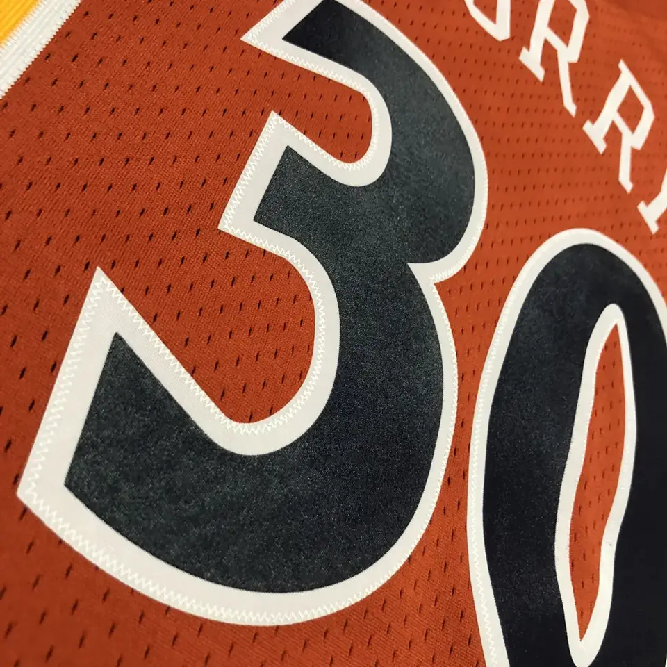 Foto 6 de Camiseta retro termosellada MN: SW de los Warriors temporada 09/10, novato, naranja, número 30 Curry · Golden State Warriors
