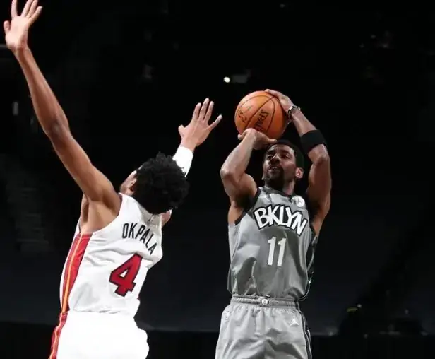 Foto 2 de Temporada 21 Brooklyn Nets camiseta gris temática Jordan n.º 11 Kyrie Irving