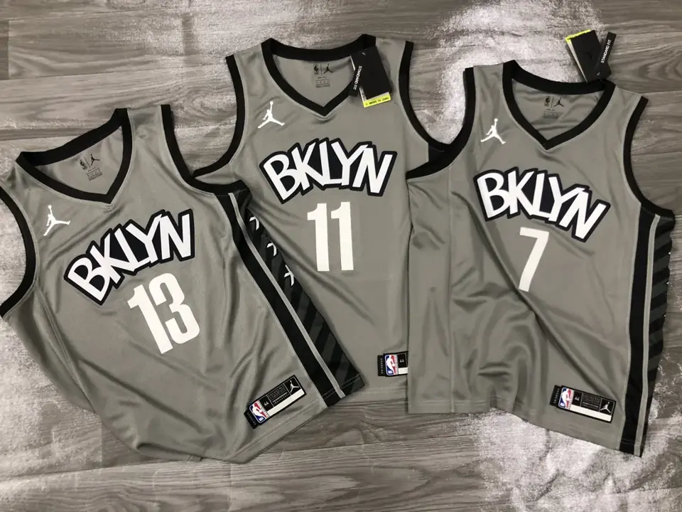 Foto 7 de Temporada 21 Brooklyn Nets camiseta gris temática Jordan n.º 11 Kyrie Irving