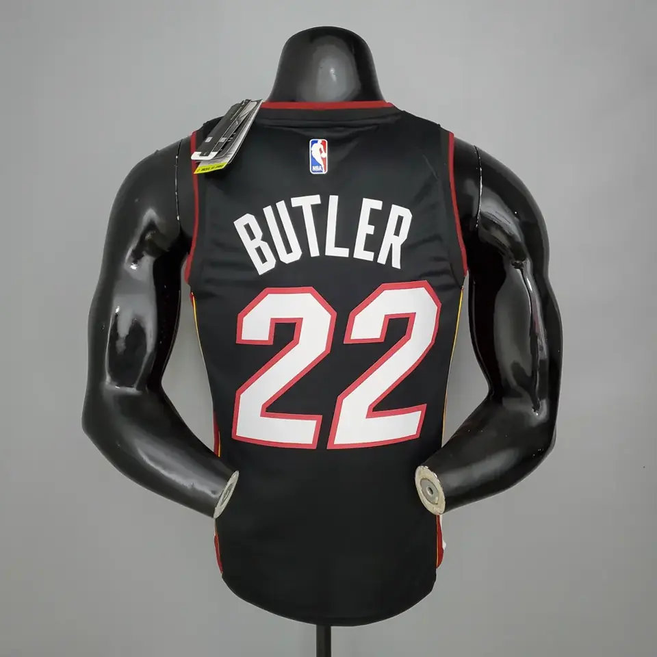 Foto 6 de Heat cuello en V negro número 22 Butler