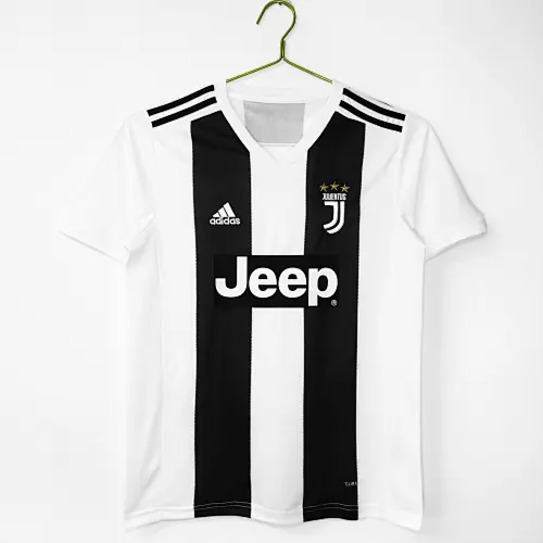 Foto 1 de Temporada 2018/19 Juventus local retro 5A