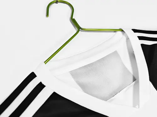 Foto 6 de Temporada 2018/19 Juventus local retro 5A