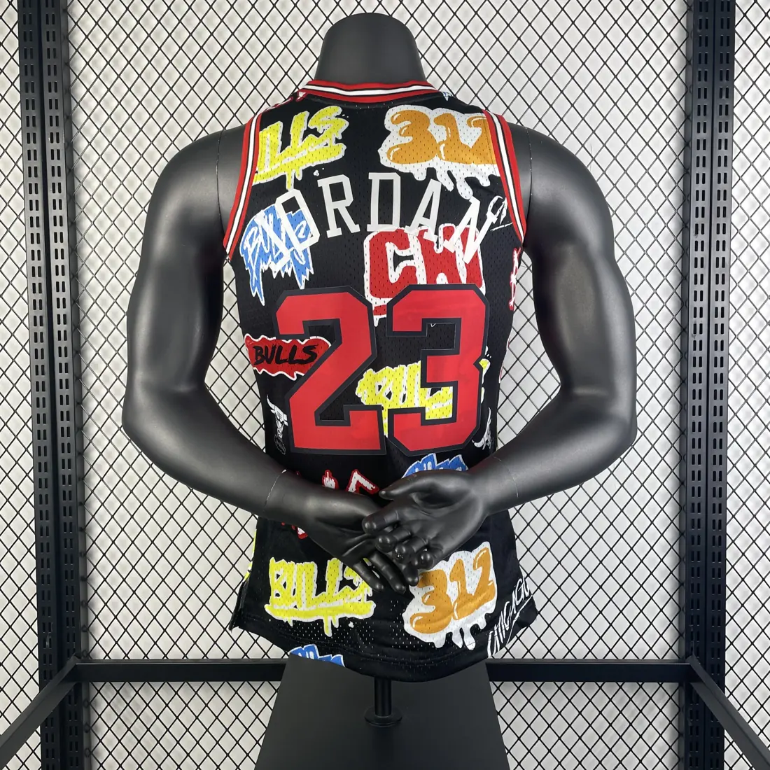 Foto 2 de Camiseta retro termoimpresa MN: SW Bulls temporada 97/98 grafiti número 23 Jordan
