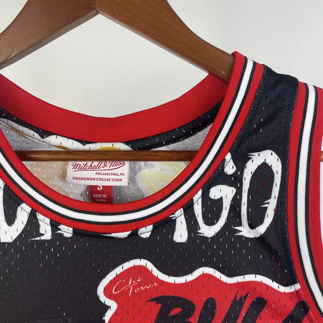 Foto 6 de Camiseta retro termoimpresa MN: SW Bulls temporada 97/98 grafiti número 23 Jordan