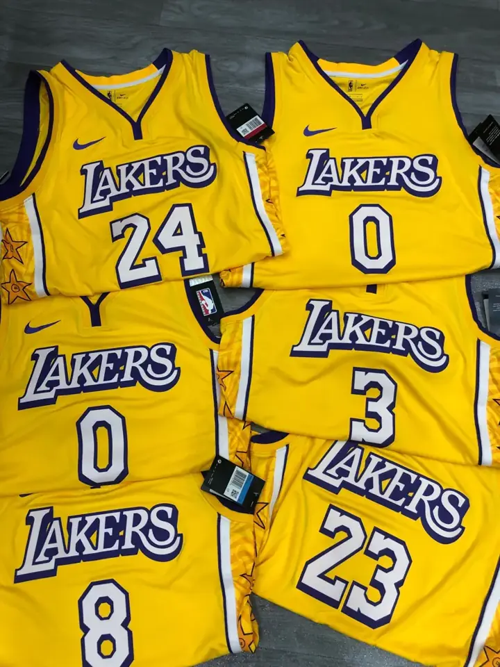 Foto 3 de Los Angeles Lakers con estrellas nº 24 Kobe