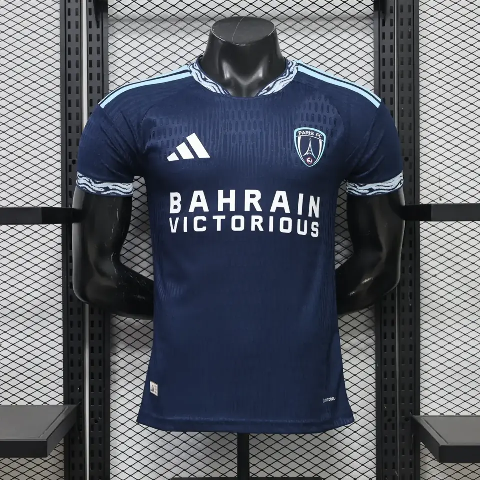 Foto 1 de Camiseta azul oscuro del estadio del Paris FC (temporada 26-27) Tallas S-2XL · París Saint Germain