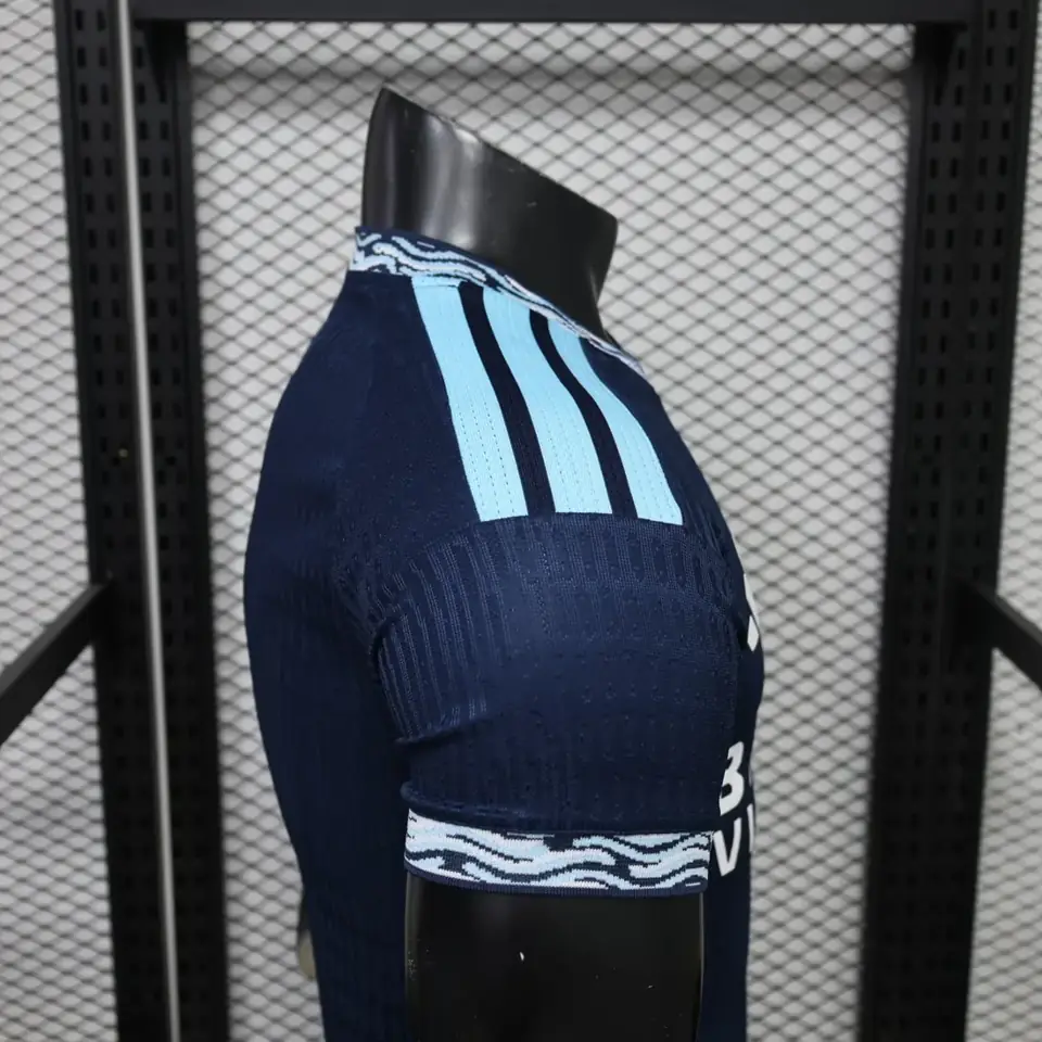 Foto 5 de Camiseta azul oscuro del estadio del Paris FC (temporada 26-27) Tallas S-2XL · París Saint Germain