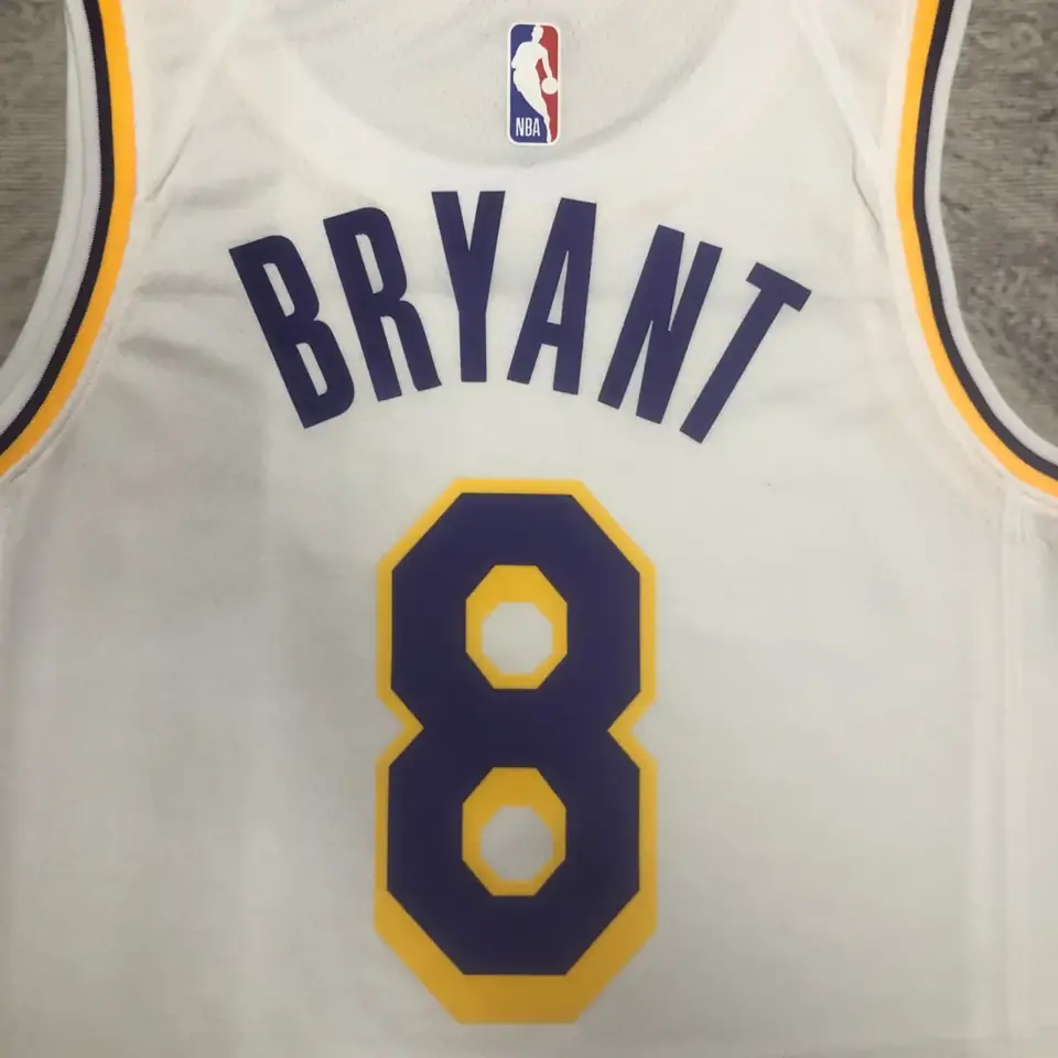Foto 2 de Temporada 23 Los Angeles Lakers cuello redondo blanco n.º 8 Kobe