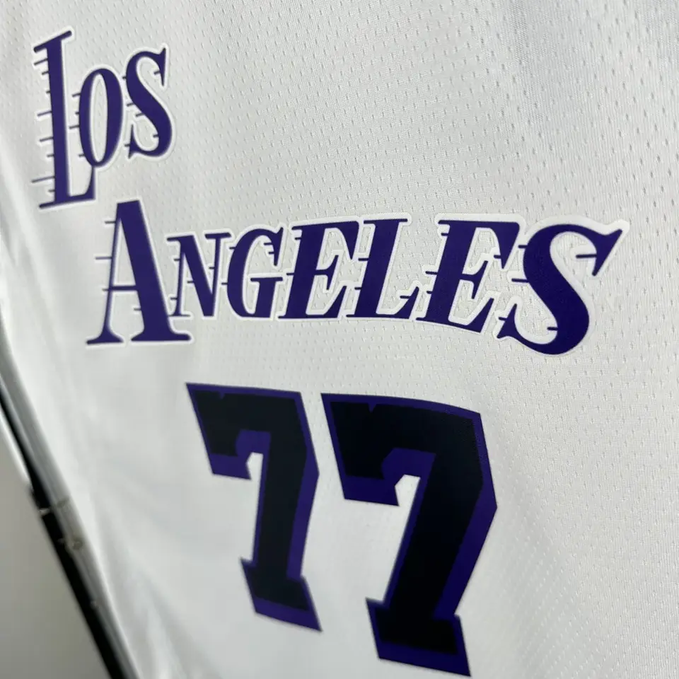 Foto 7 de Temporada 23 Lakers Edición City n.º 77 Doncic