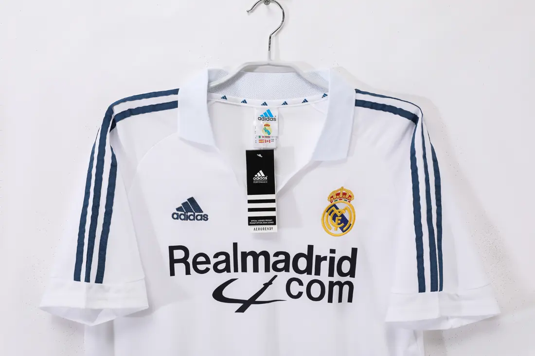 Foto 6 de Temporada 2001/02 Real Madrid local 8 A