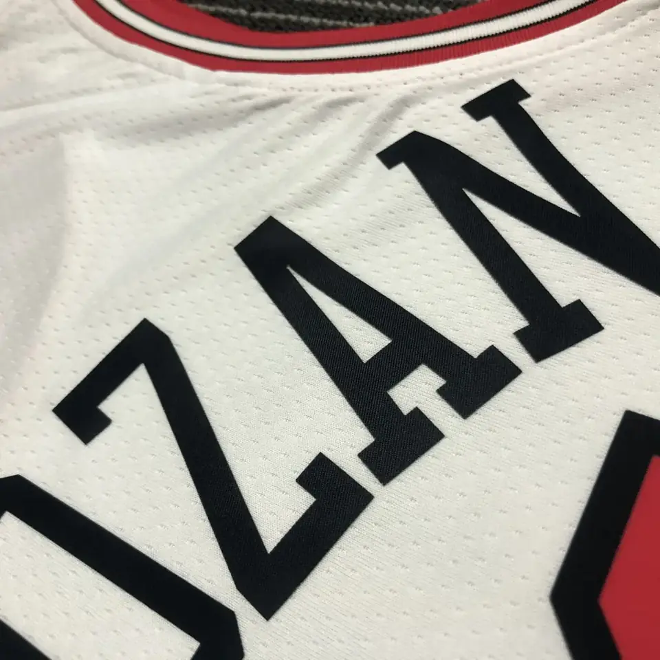 Foto 6 de 75 aniversario, Bulls, blanco, número 11, DeRozan