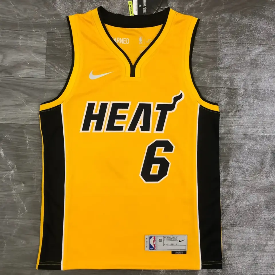 Foto 1 de Temporada 21 Heat Edición Earned nº 6 LeBron James