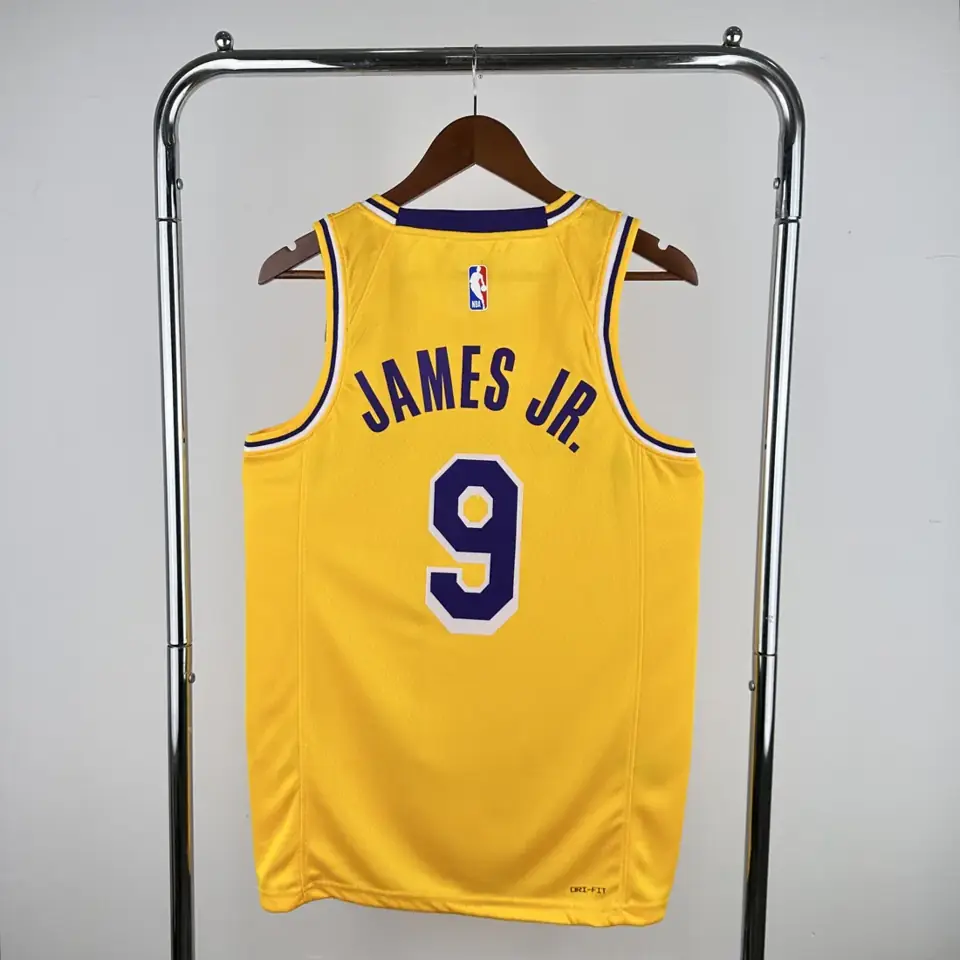 Foto 2 de Temporada 23 Lakers de Los Ángeles cuello redondo amarillo número 9 Bronny