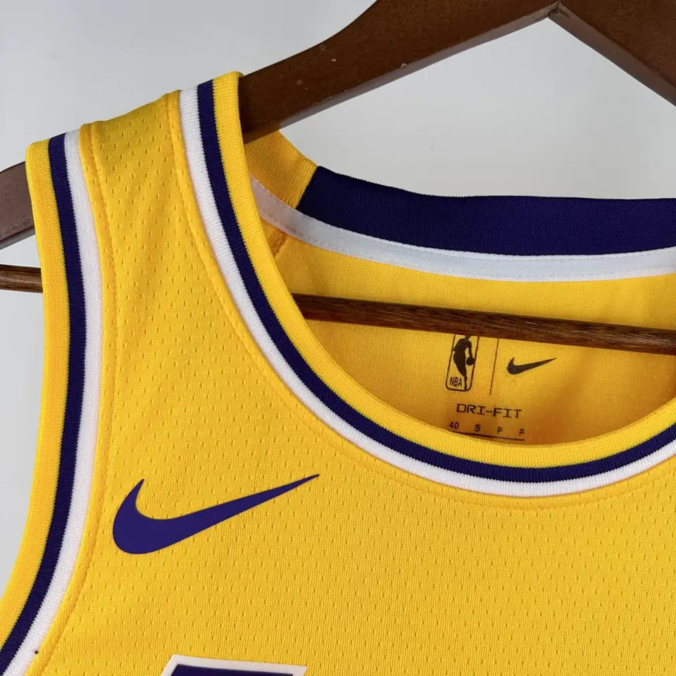 Foto 6 de Temporada 23 Lakers de Los Ángeles cuello redondo amarillo número 9 Bronny
