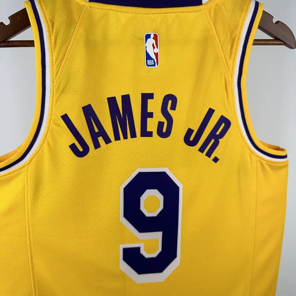 Foto 8 de Temporada 23 Lakers de Los Ángeles cuello redondo amarillo número 9 Bronny