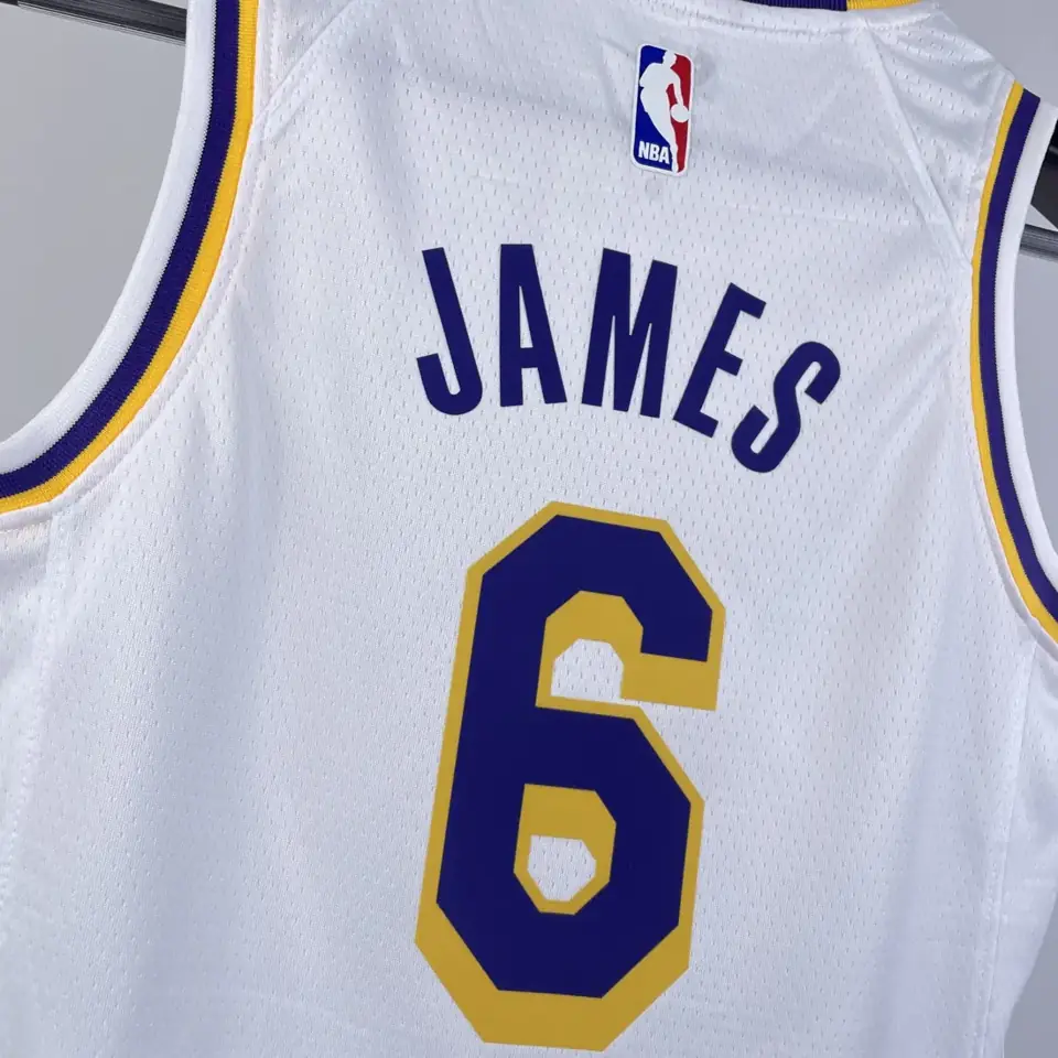 Foto 7 de Juvenil para niños: Lakers blanco nº 6 James