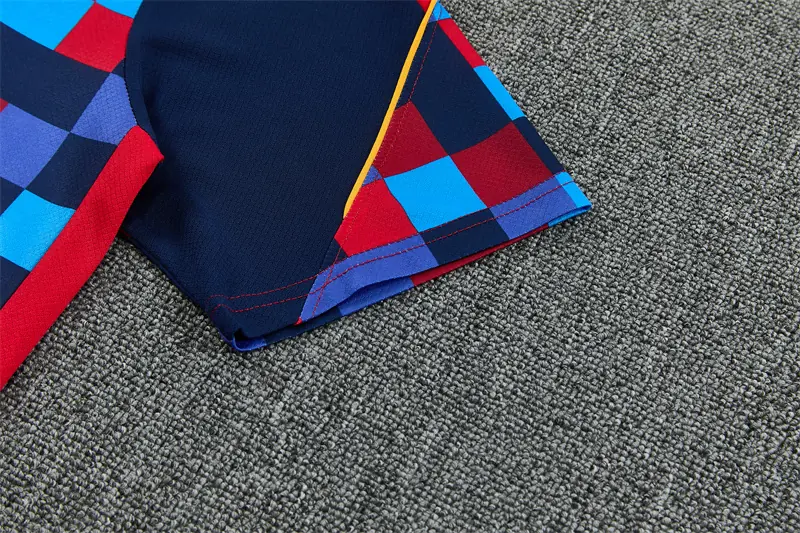 Foto 4 de Camiseta de manga corta 26/27 Barça rojo y azul (edición camuflaje)