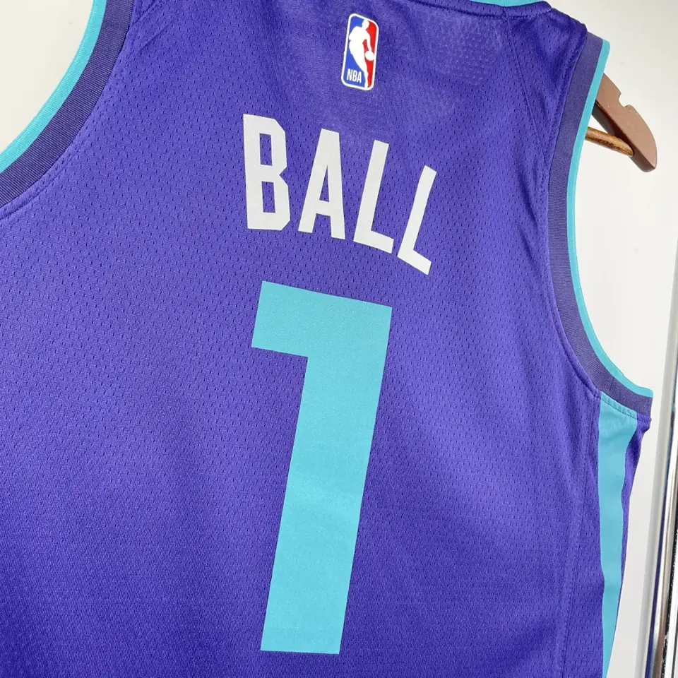 Foto 6 de Temporada 20 Hornets CHA edición Jumpman número 1 Ball