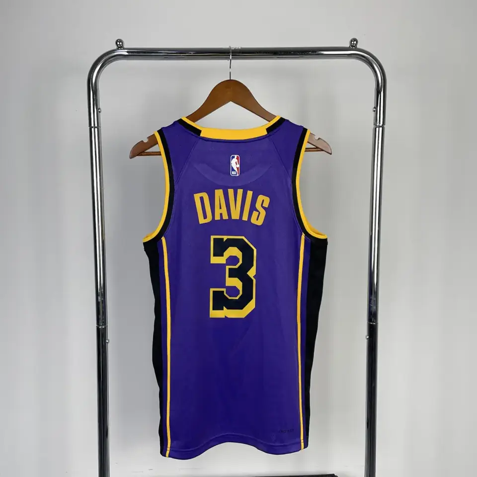 Foto 2 de Temporada 23 Lakers edición Jumpman número 3 Davis