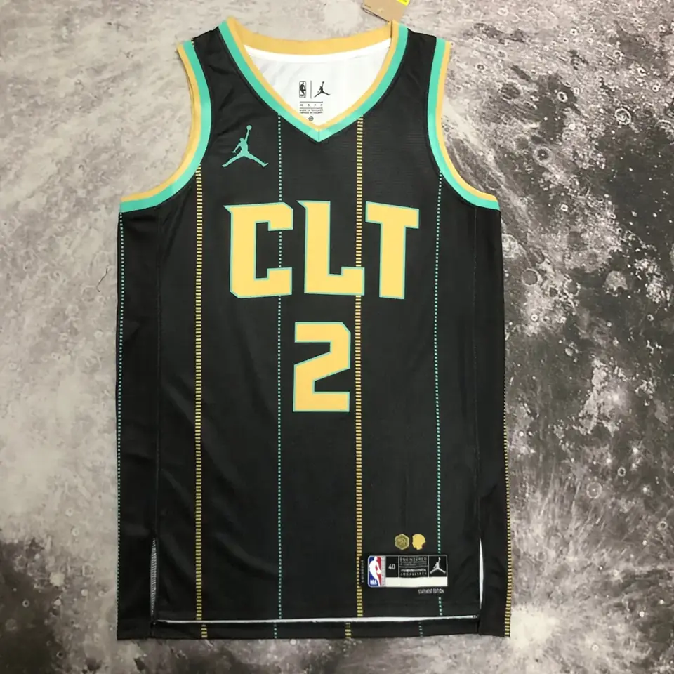 Foto 6 de Hornets, temporada 23, Edición City, número 2 Ball