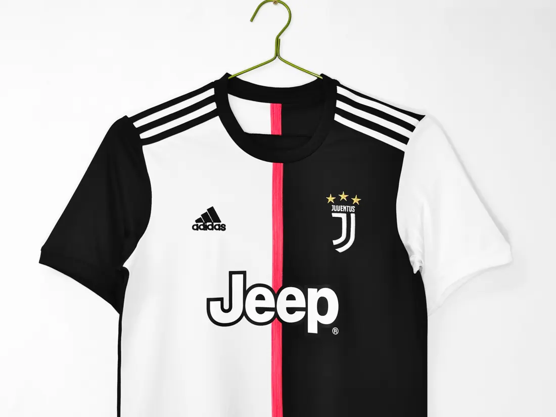 Foto 4 de Temporada 2019/20 Juventus local retro 8A