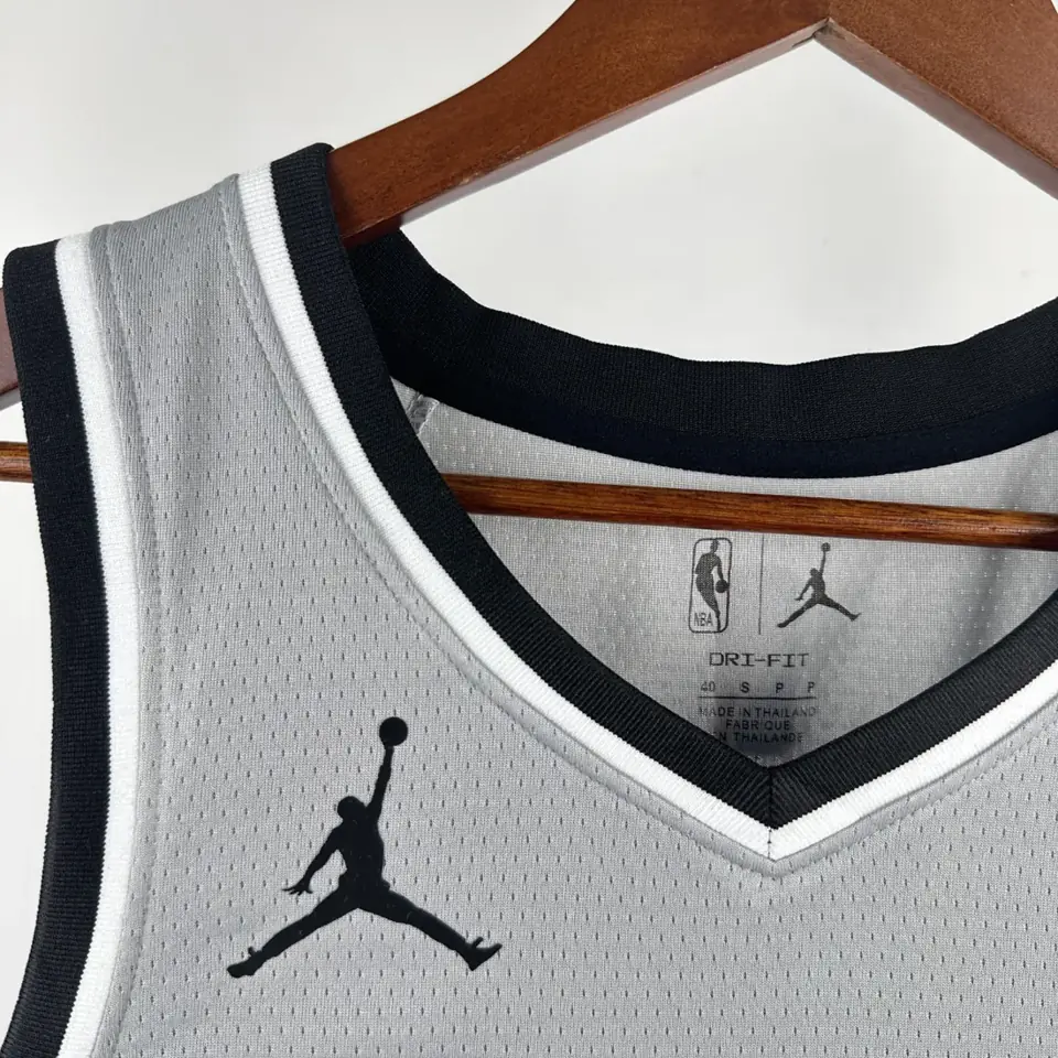 Foto 5 de Temporada 21 Spurs Gris Edición limitada Air Nº 9 Parker