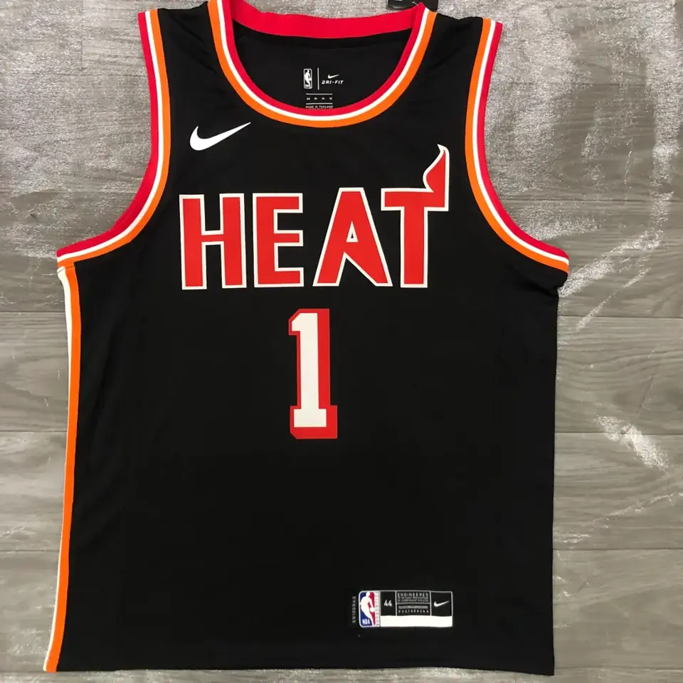 Foto 1 de Temporada 18 Miami Heat Noche Retro negro número 1 Chris Bosh