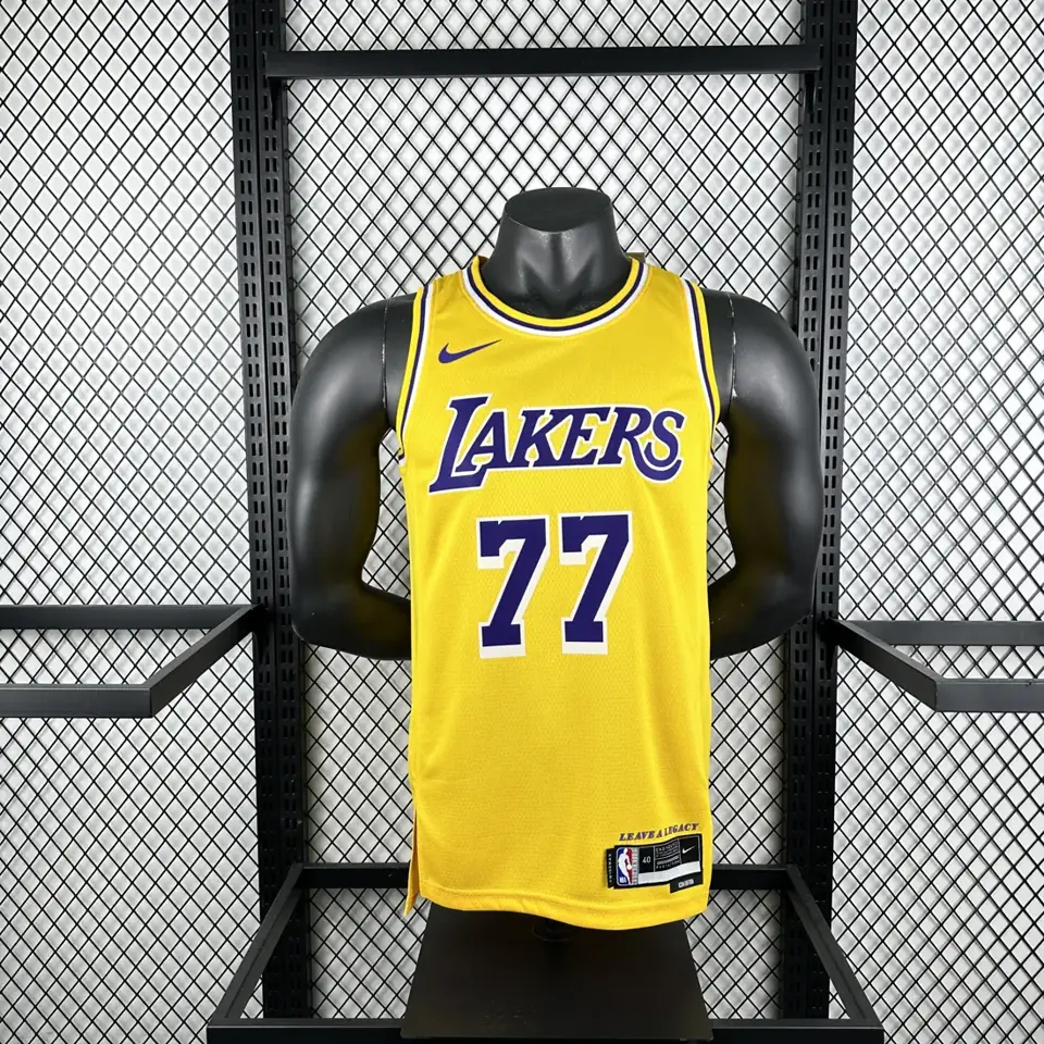Foto 3 de Temporada 23 Lakers amarillo número 77 Dončić