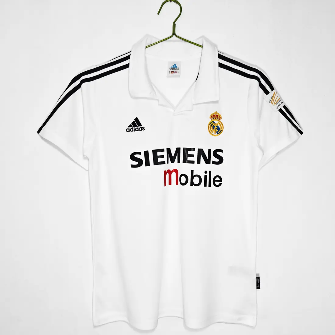 Foto 1 de Temporada 2002/03 Real Madrid local (con publicidad en el pecho)5A