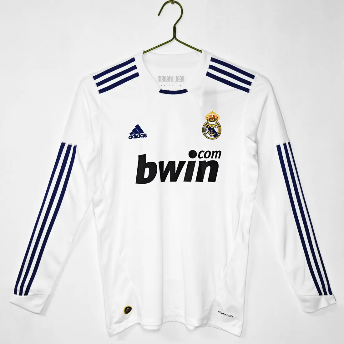 Foto 1 de Manga larga: Real Madrid local 3B, temporada 2010/11