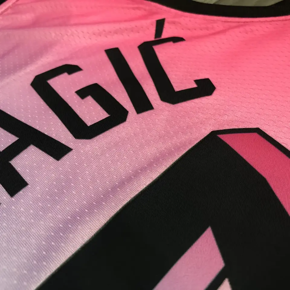 Foto 4 de Temporada 21 Miami Heat camiseta Edición Ciudad con degradado n.º 7 Goran Dragić