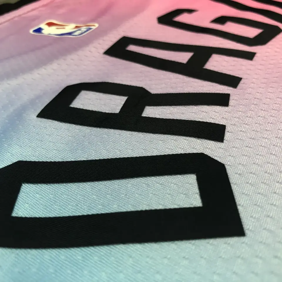 Foto 5 de Temporada 21 Miami Heat camiseta Edición Ciudad con degradado n.º 7 Goran Dragić