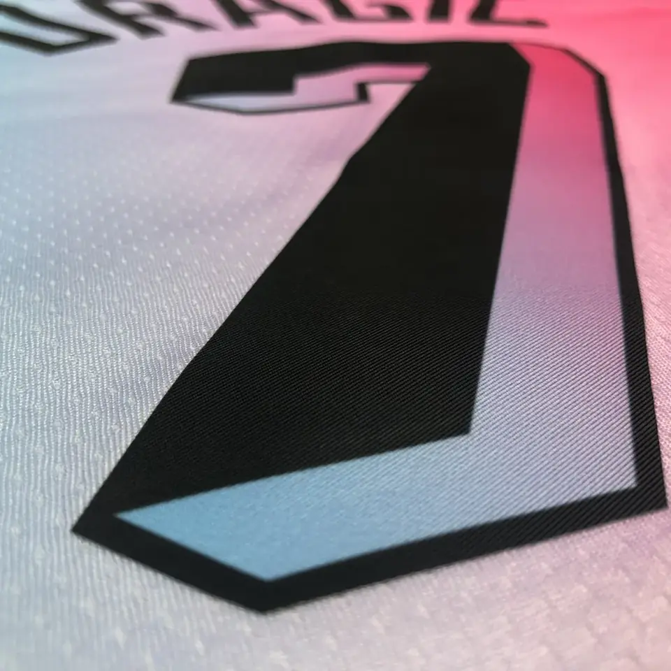 Foto 6 de Temporada 21 Miami Heat camiseta Edición Ciudad con degradado n.º 7 Goran Dragić