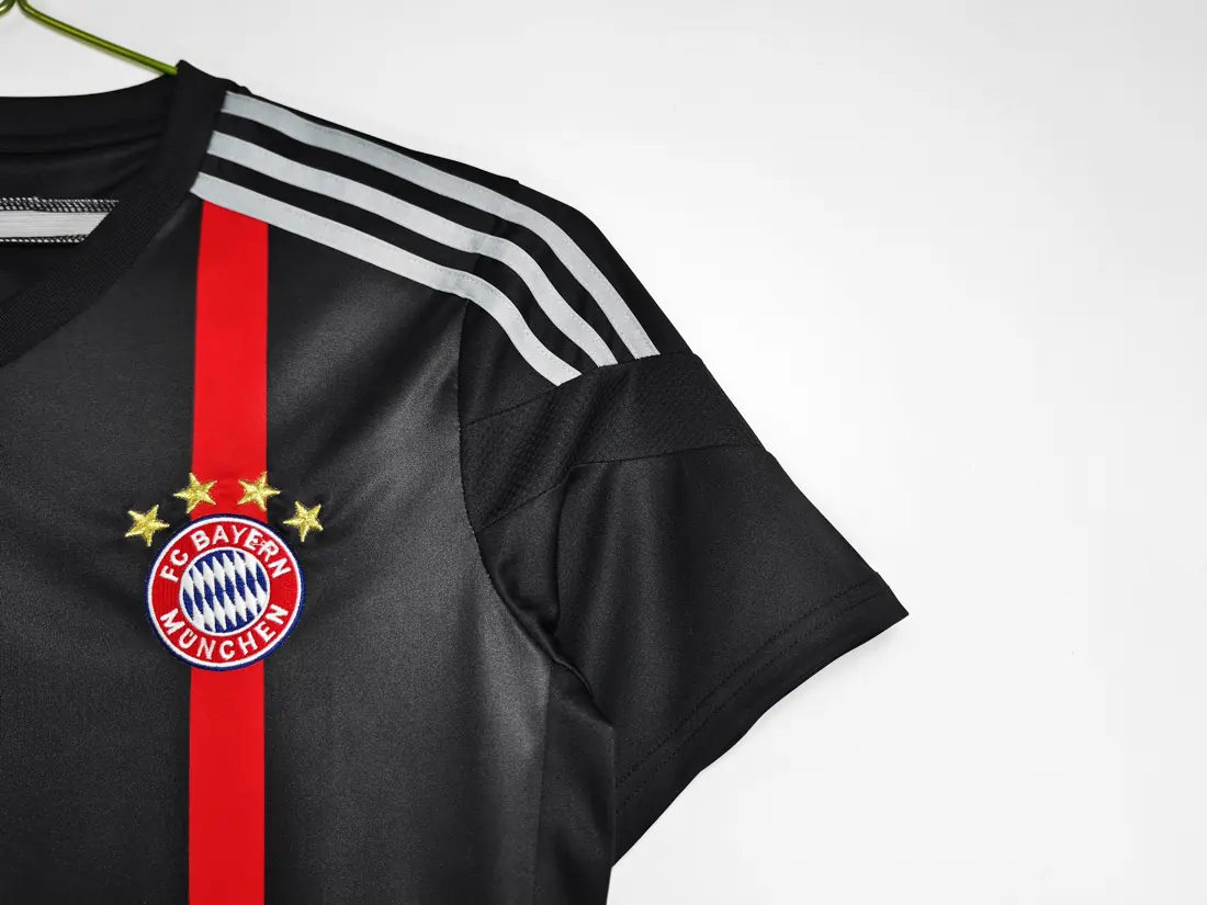 Foto 4 de Temporada 2014/15 Bayern visitante retro 8A
