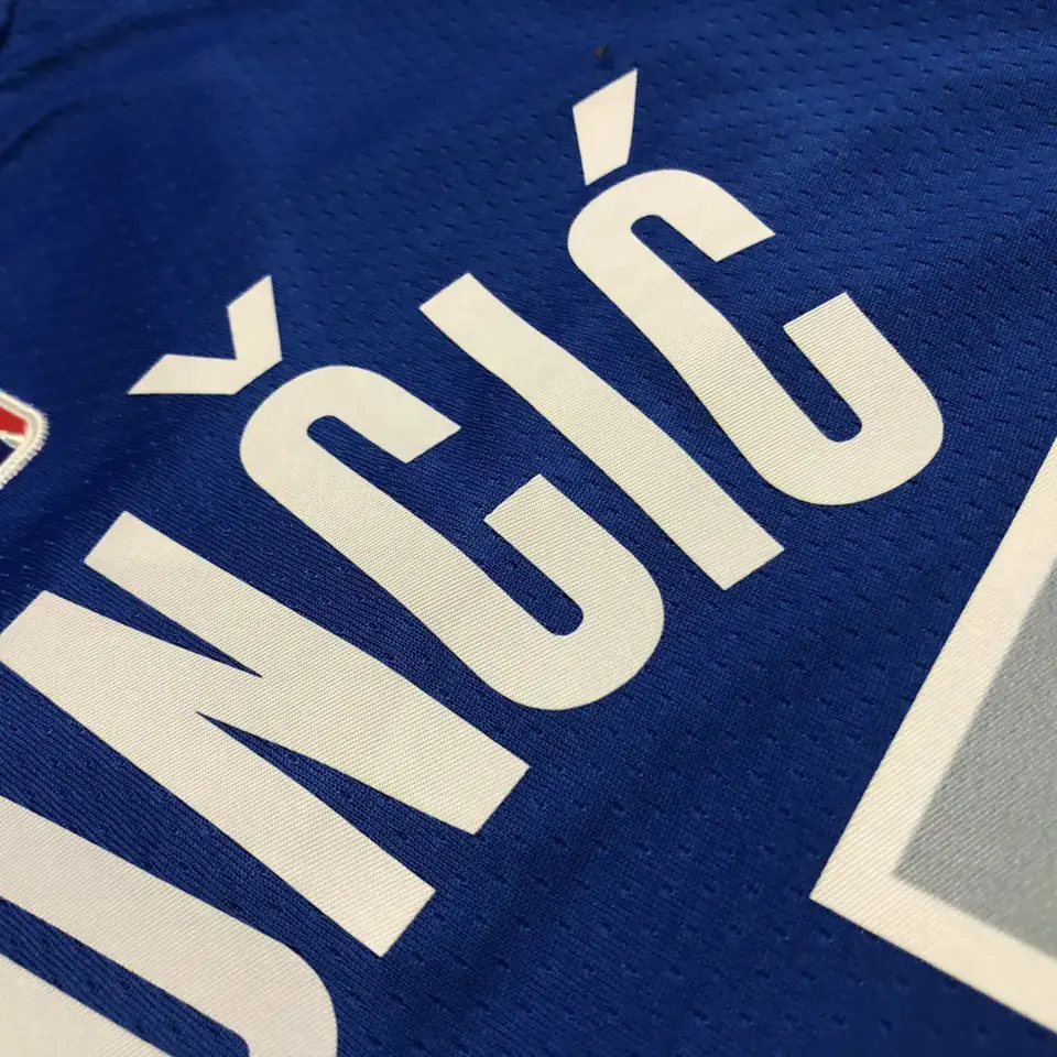 Foto 5 de 75 aniversario Mavericks azul número 77 Doncic