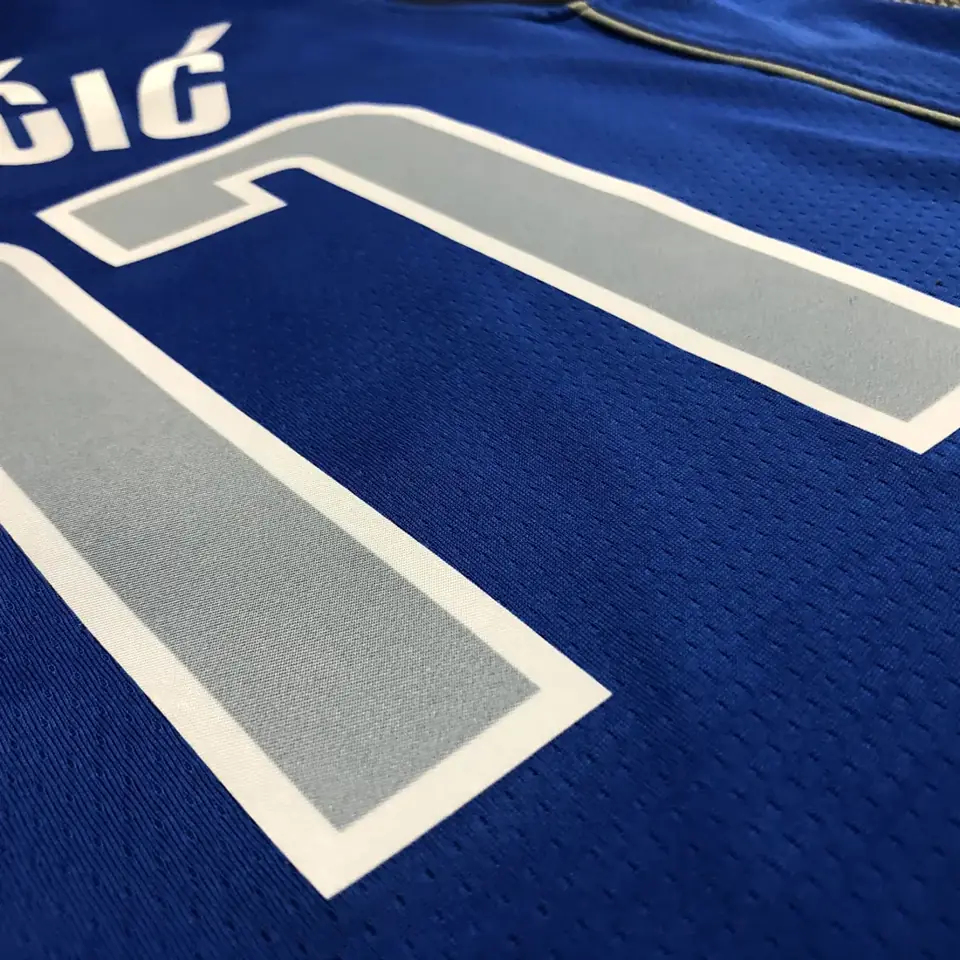 Foto 8 de 75 aniversario Mavericks azul número 77 Doncic