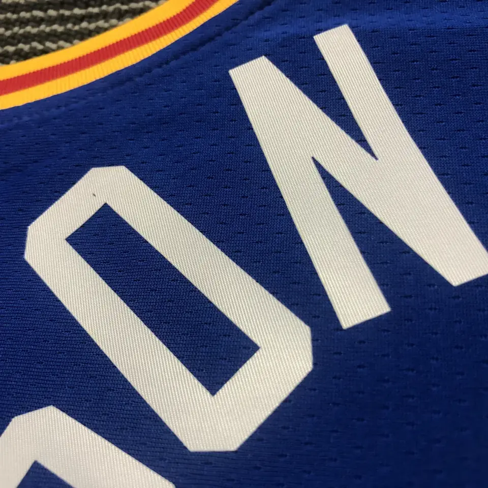 Foto 6 de 75 aniversario Warriors camiseta retro número 11 Thompson