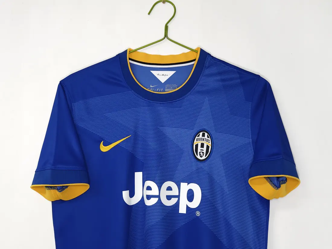 Foto 2 de Temporada 2014/15 Juventus tercera azul 8A