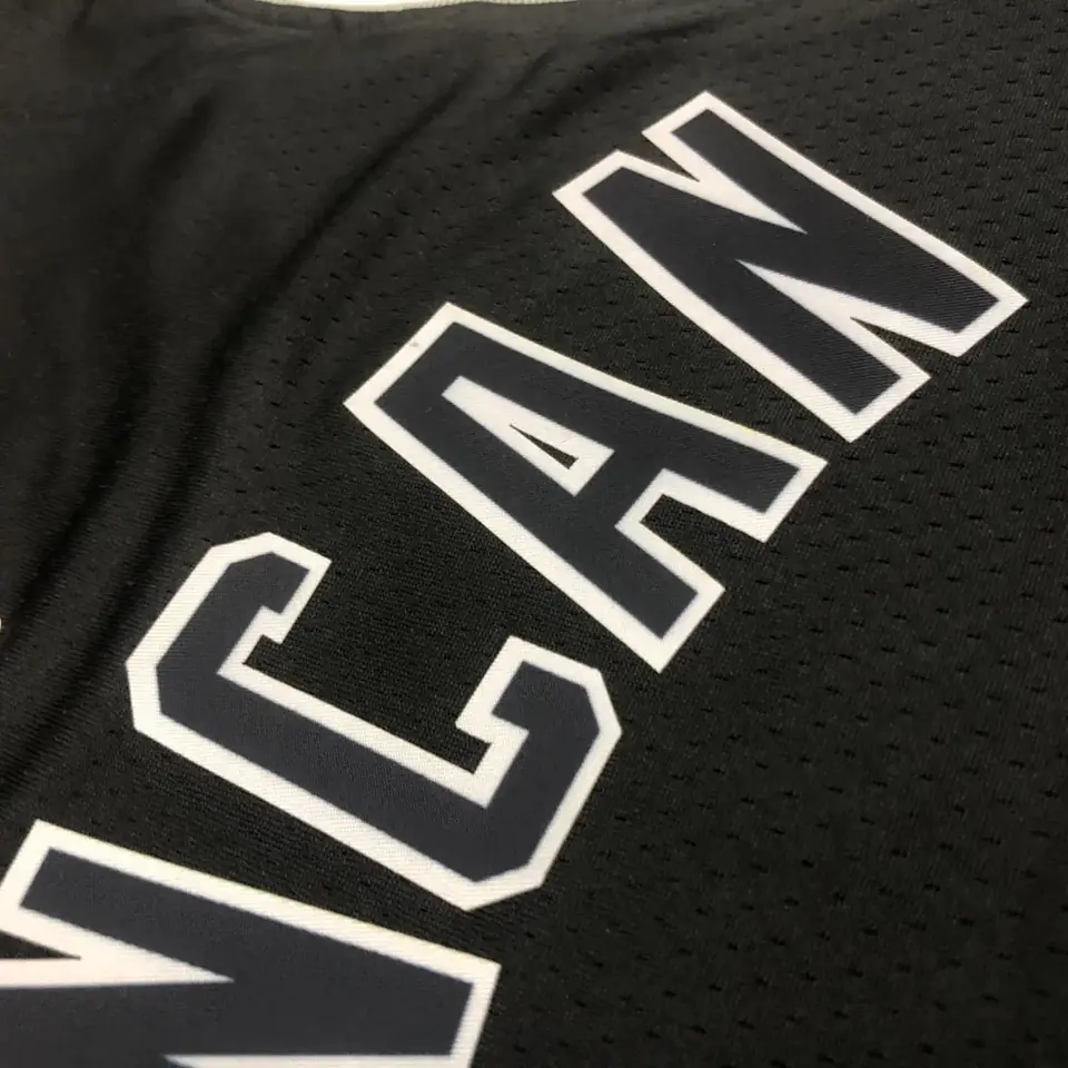 Foto 4 de Temporada 23 Spurs retro número 21 Duncan