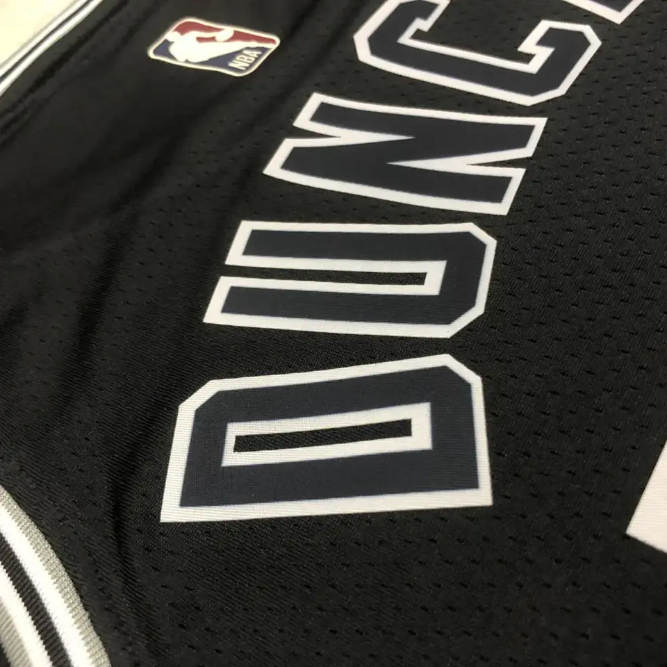 Foto 5 de Temporada 23 Spurs retro número 21 Duncan