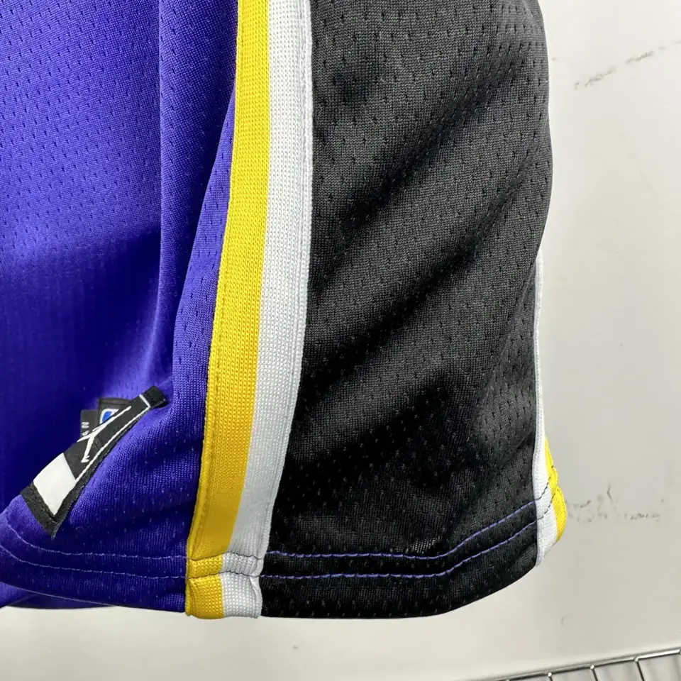 Foto 2 de Lakers Jumpman n.º 77 Doncic