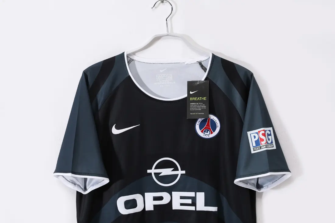 Foto 5 de Temporada 2001/02 Paris Saint-Germain tercera 8A