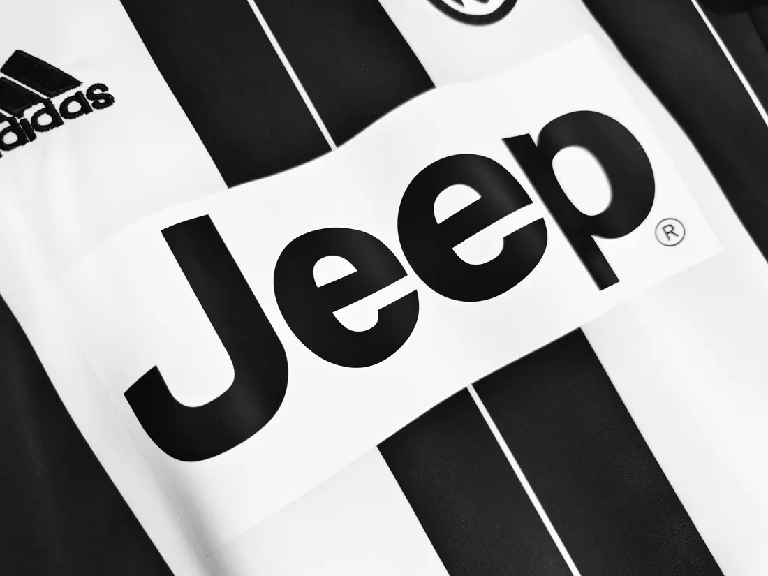 Foto 8 de Temporada 2016/17 Juventus local retro 8A