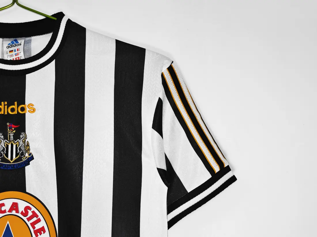 Foto 3 de Temporada 1997/99 Newcastle United local retro 8A