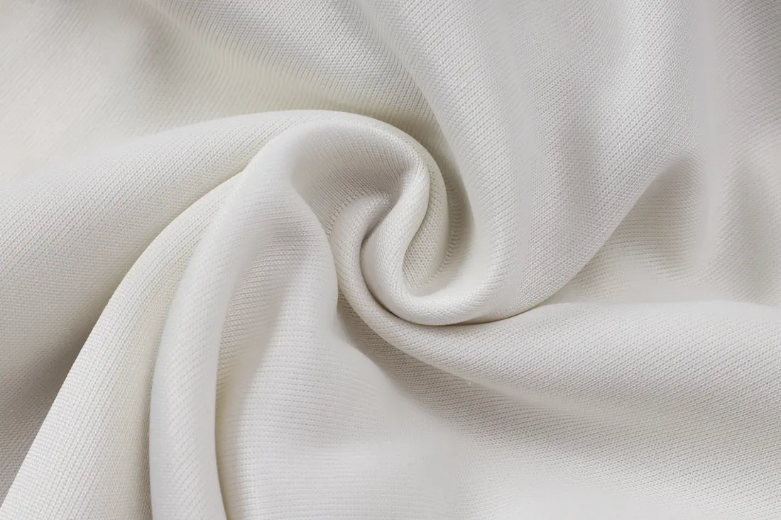 Foto 3 de A26092# 26/27 cremallera larga Real Madrid beige (con verde oscuro) Real Madrid